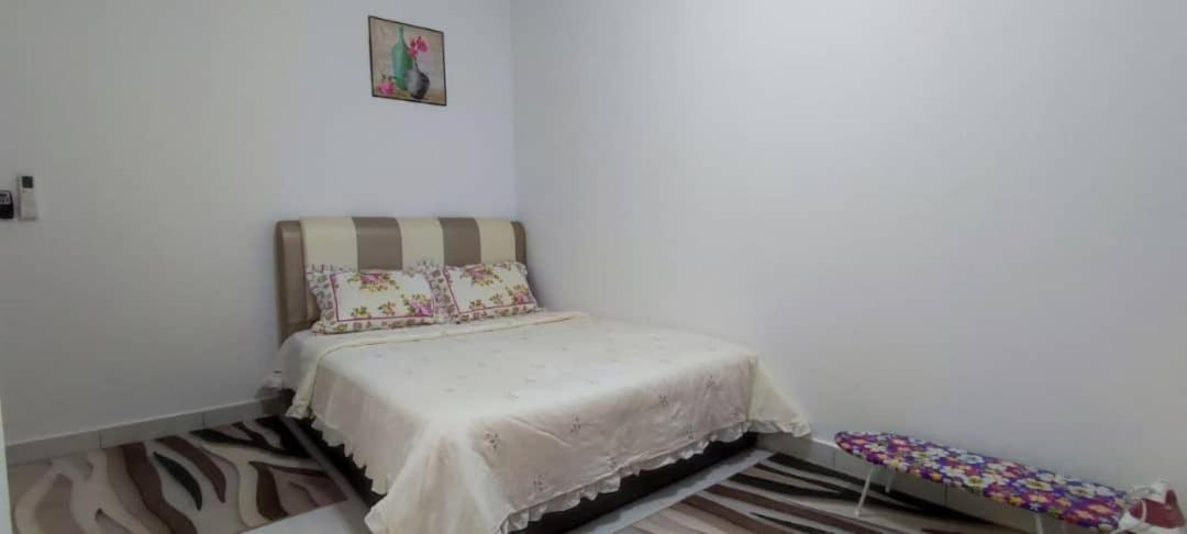 Rf Homestay Nilai Buitenkant foto